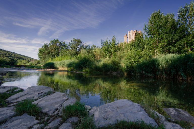 Au bord de la rivière